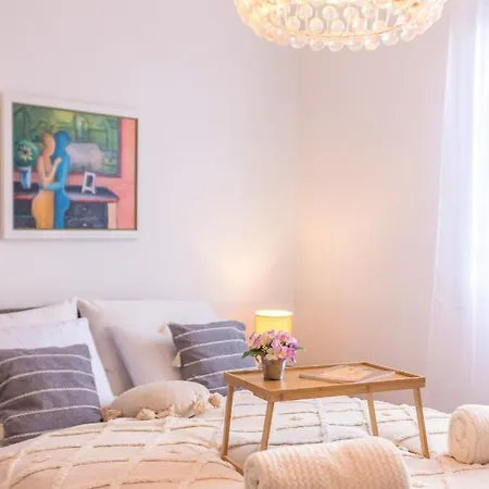 Summer Spot Centar * Split